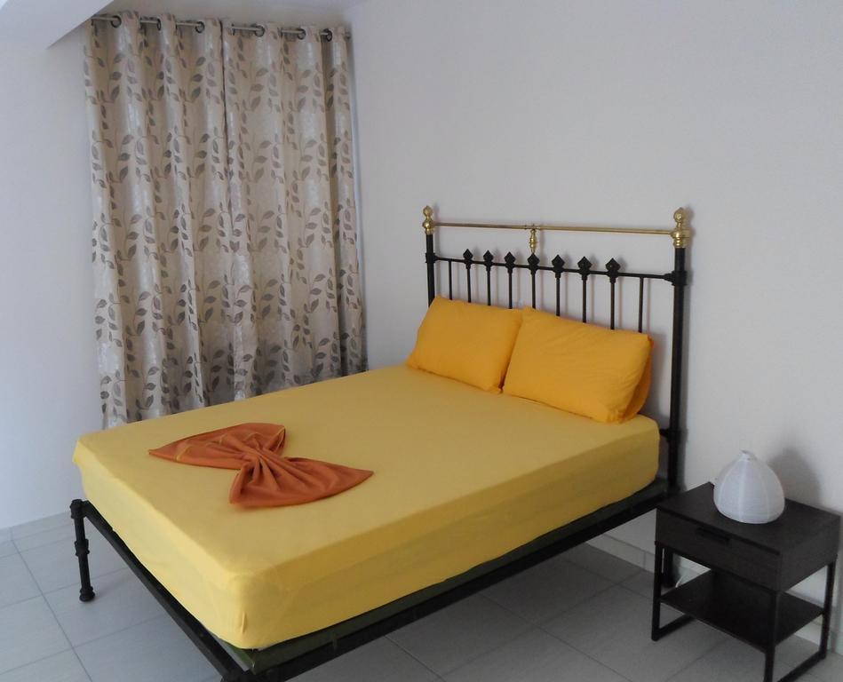Riviera Rooms Himare Room photo