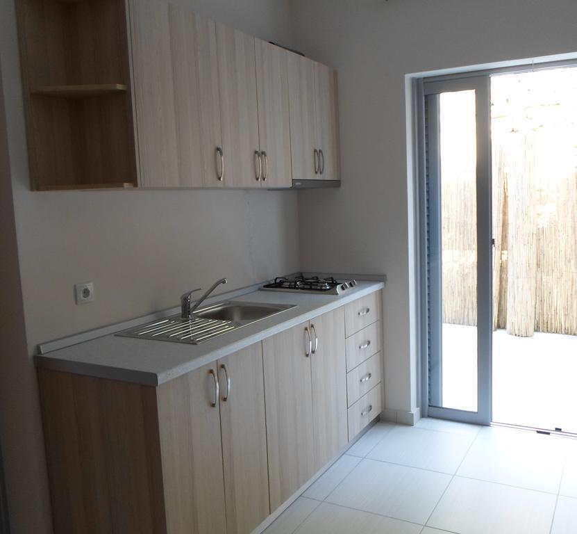 Riviera Rooms Himare Room photo
