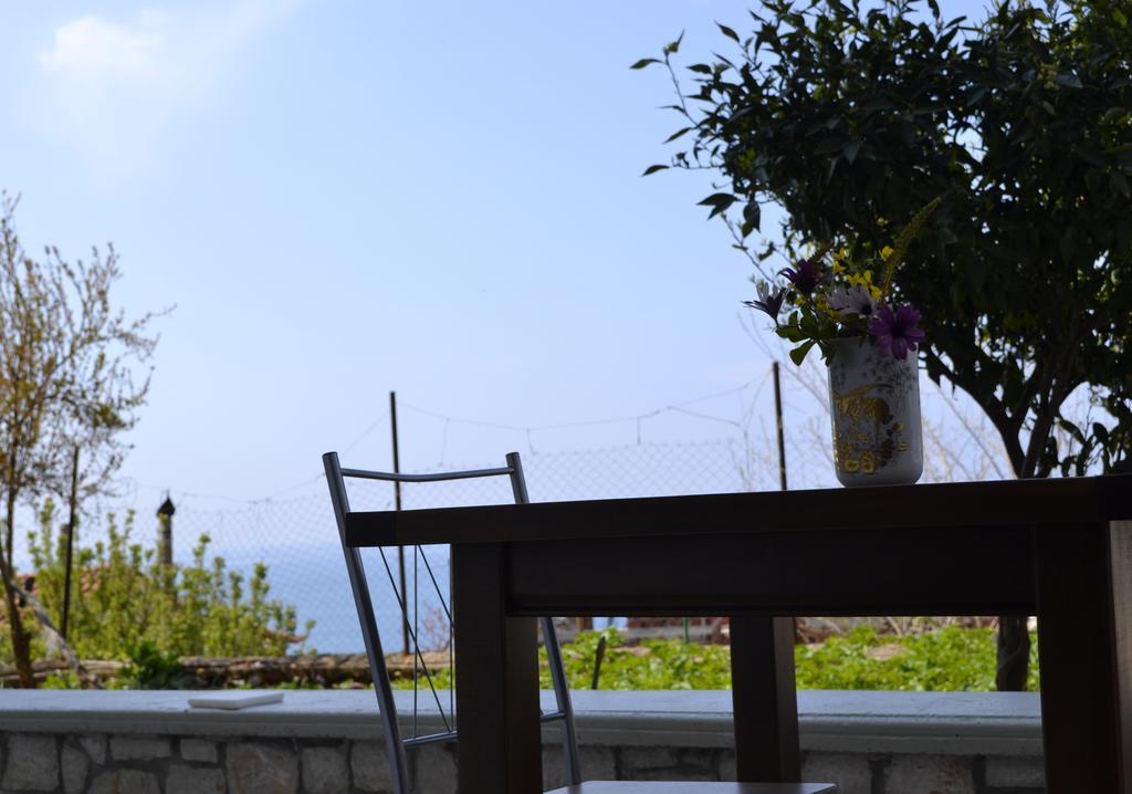 Riviera Rooms Himare Room photo