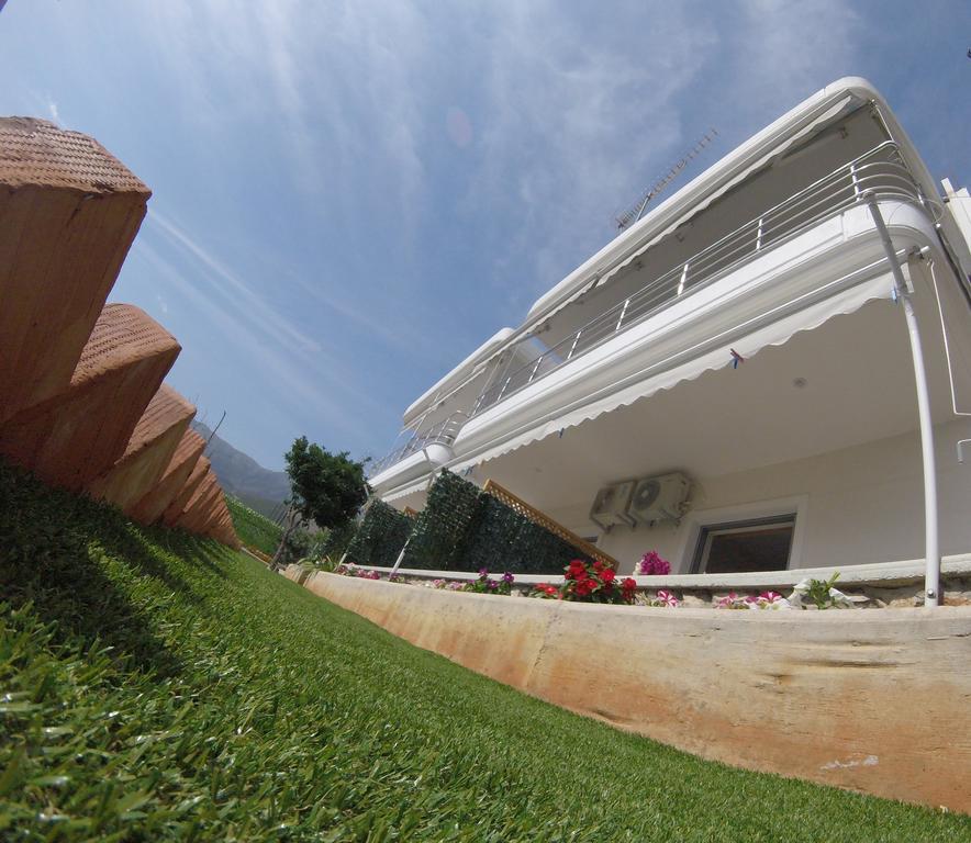 Riviera Rooms Himare Exterior photo