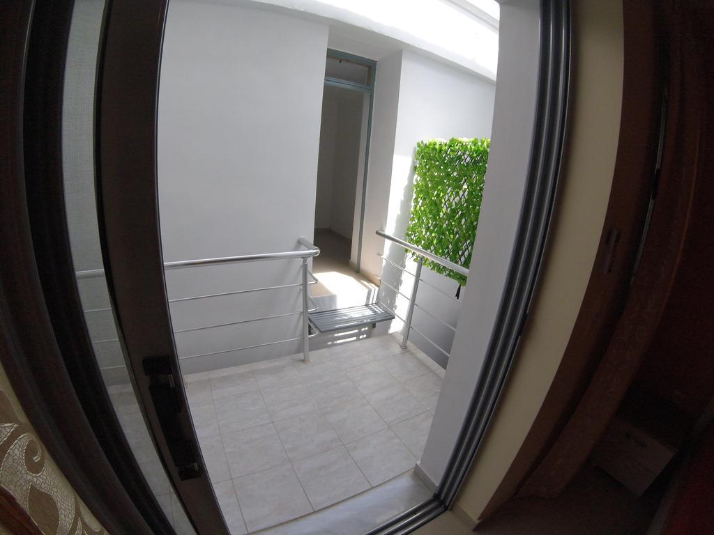 Riviera Rooms Himare Exterior photo